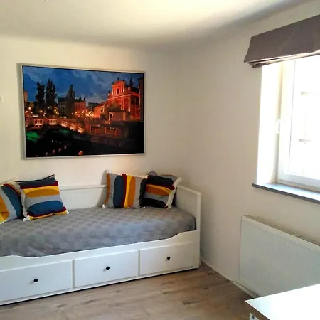 Tomc Apartman *